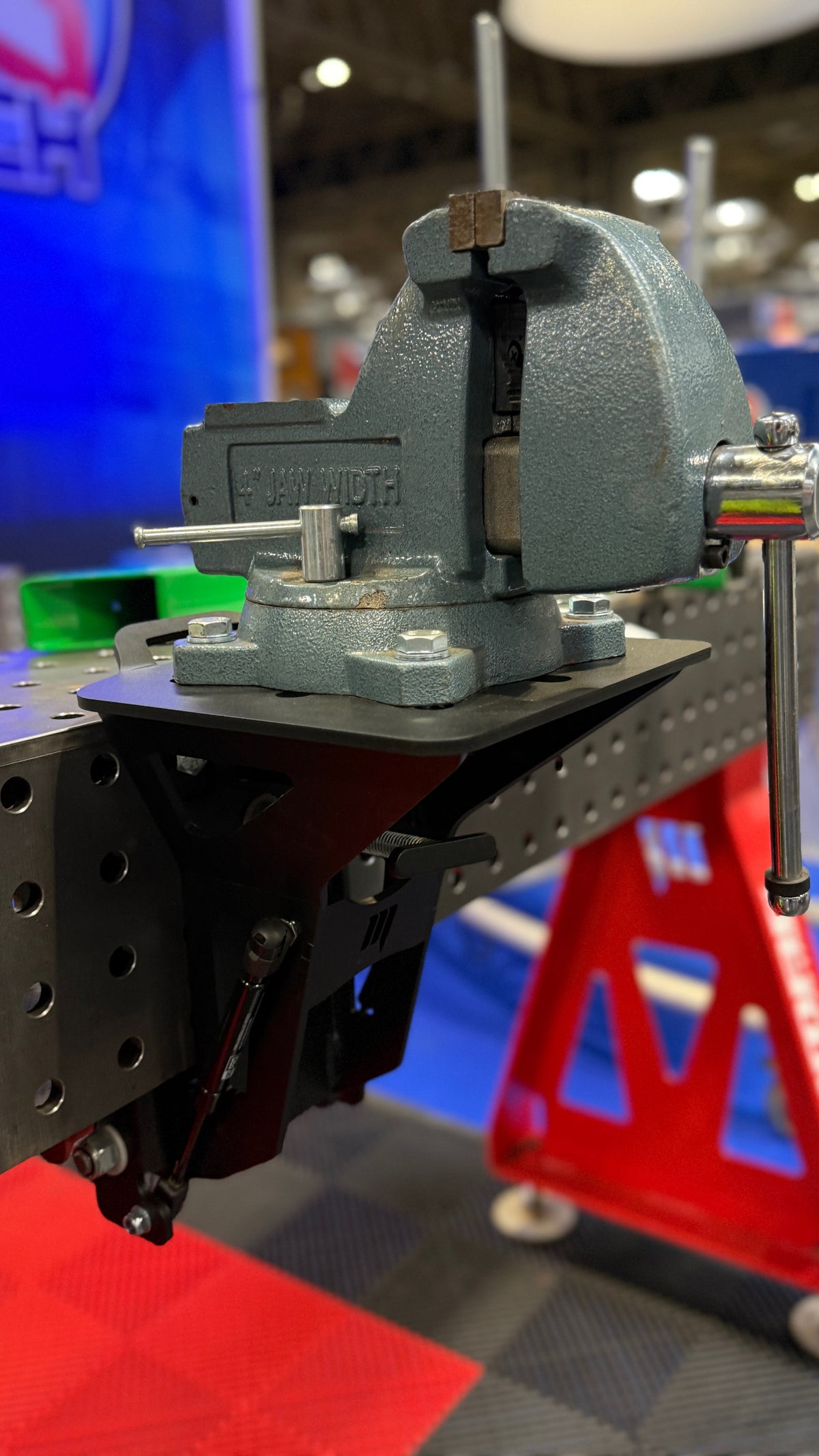 MAC QuickFlip Vice mount