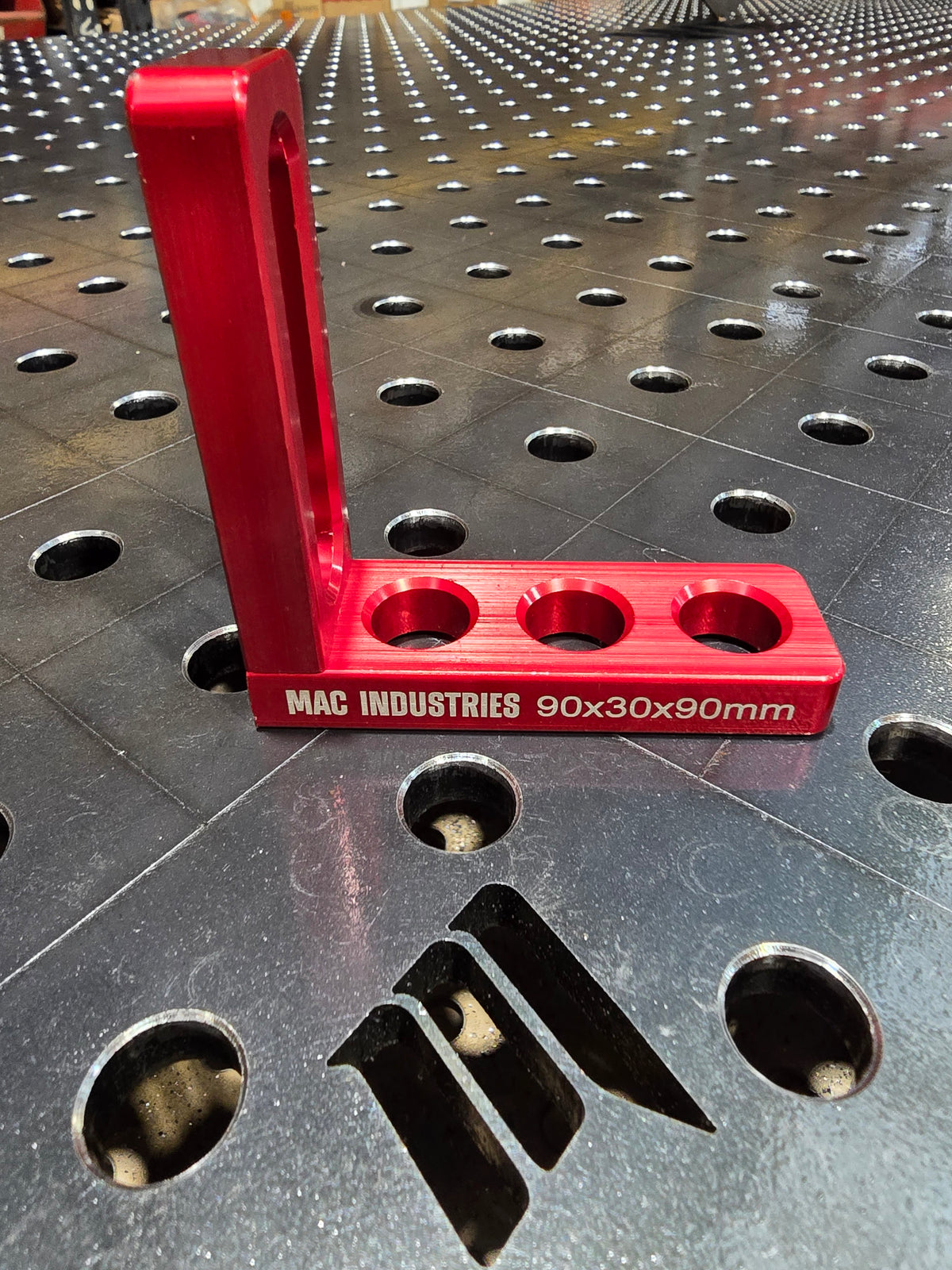 MAC Milled 16D Aluminium Slotted 90D Square, view 2
