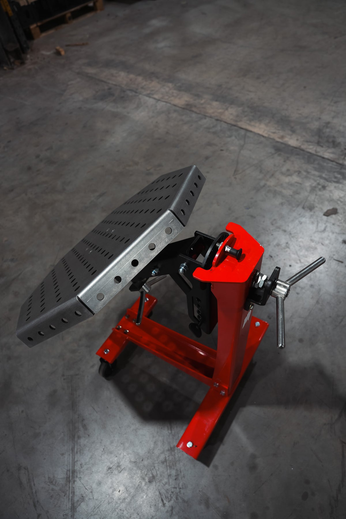 MAC Manipulator 16D Pivoting Welding Table