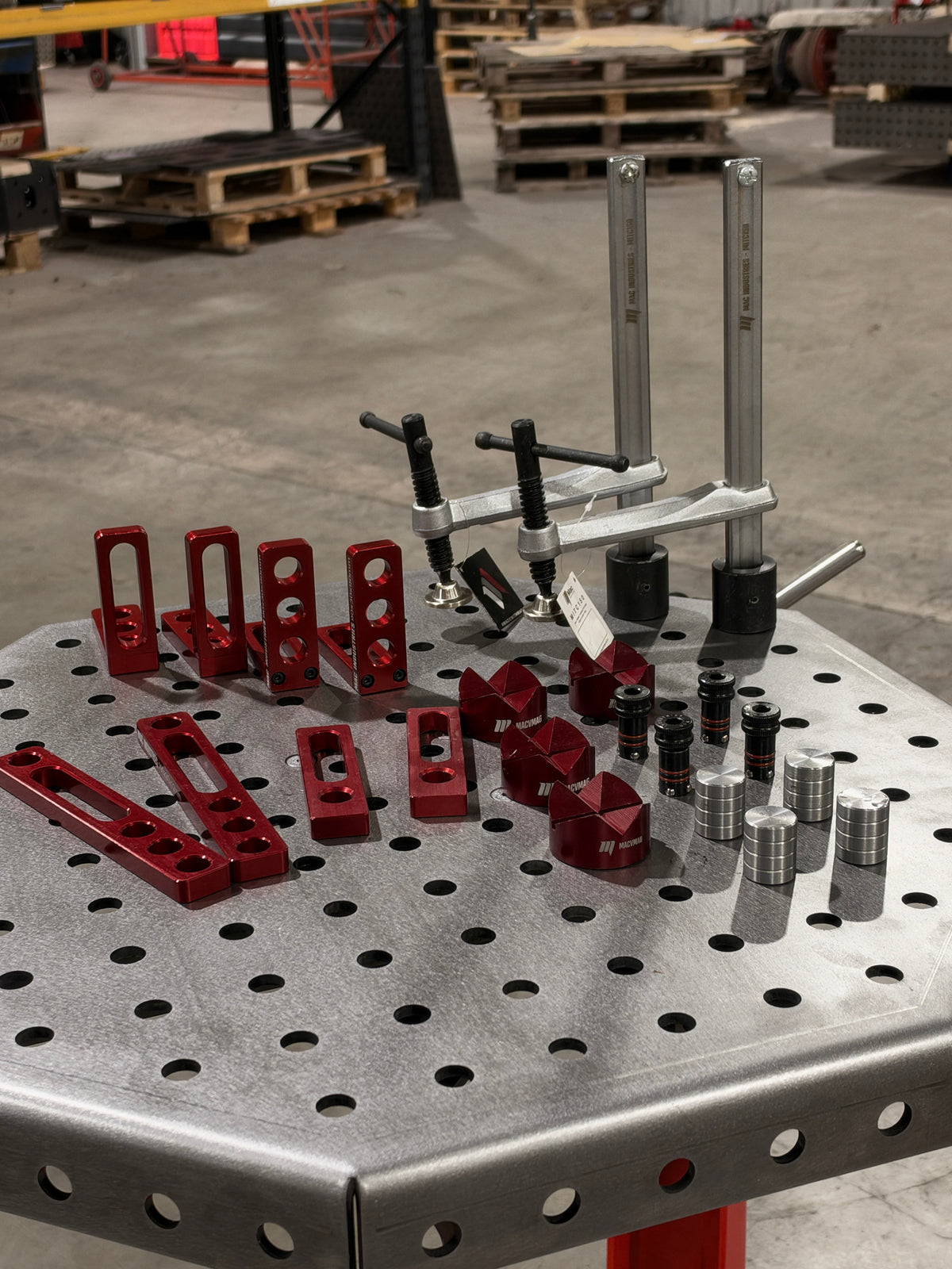 MAC Manipulator 16D Pivoting Welding Table
